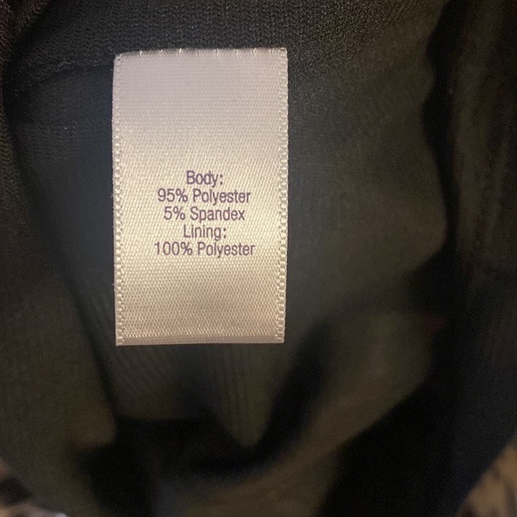 Jennifer Lopez animal print dress chain detail - Picture 6 of 8